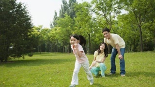 “军中笑星”卓林老师跨界挑战话剧舞台【Bsports必一体育】(图2) b体育